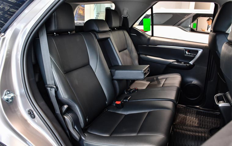 toyota-fortuner-2021-7-cho-7