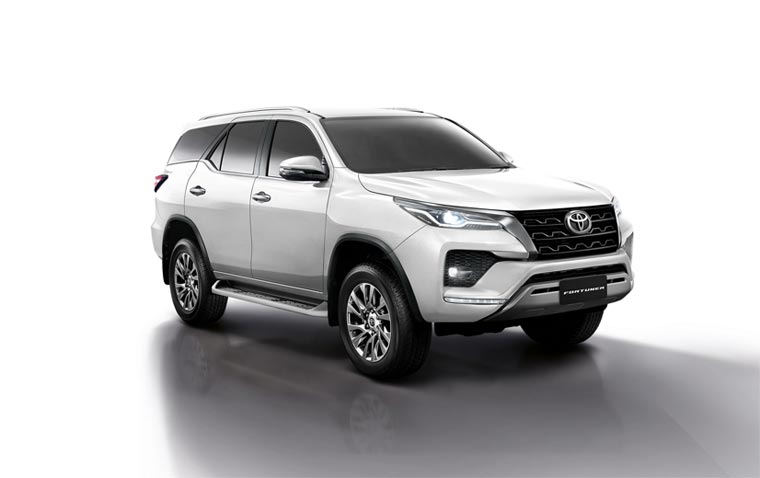 toyota-fortuner-2021-7-cho